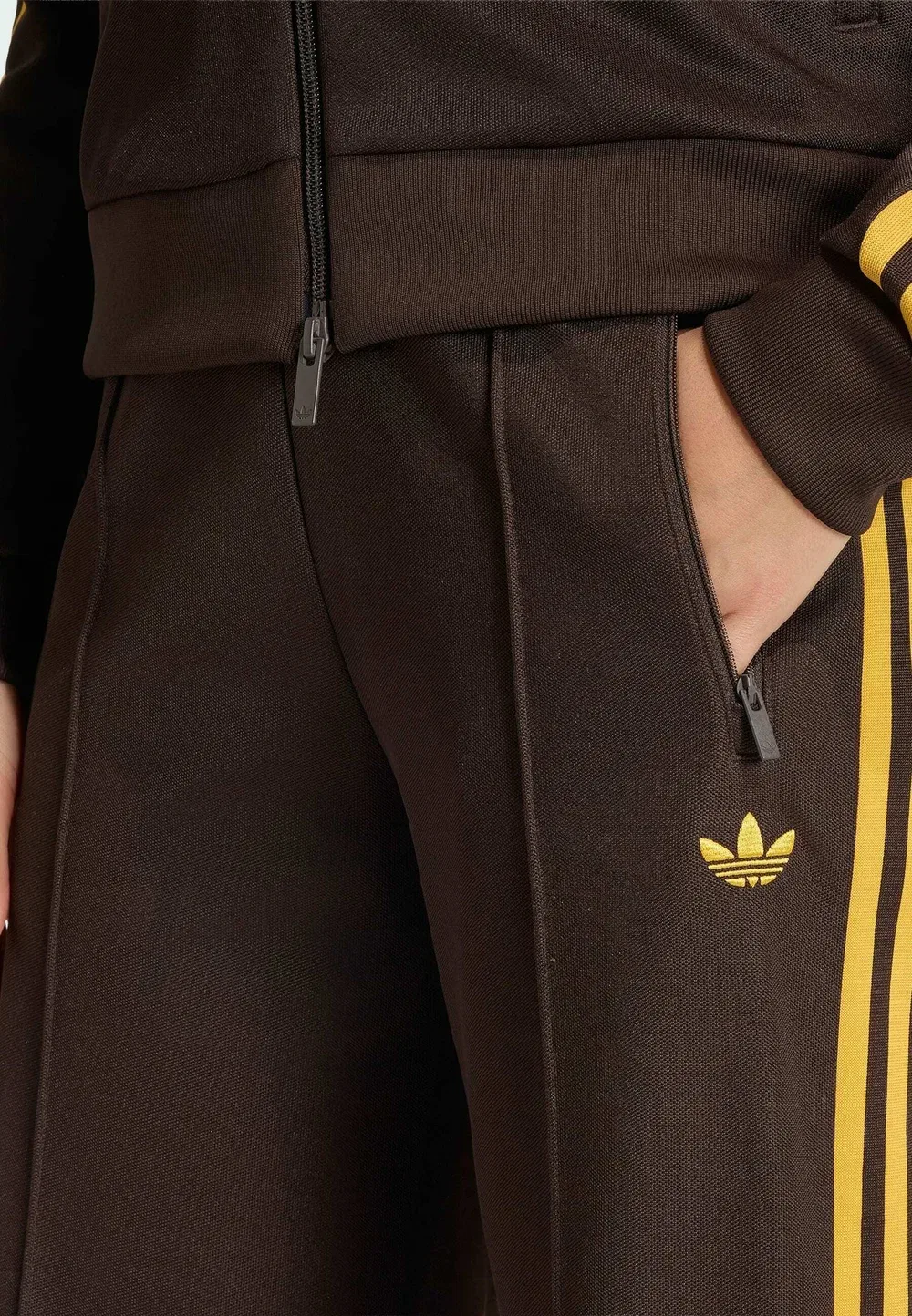 Классические спортивные штаны - брюки от спортивного костюма Adidas Originals, Aurora Coffee Preloved Yellow — фото 3