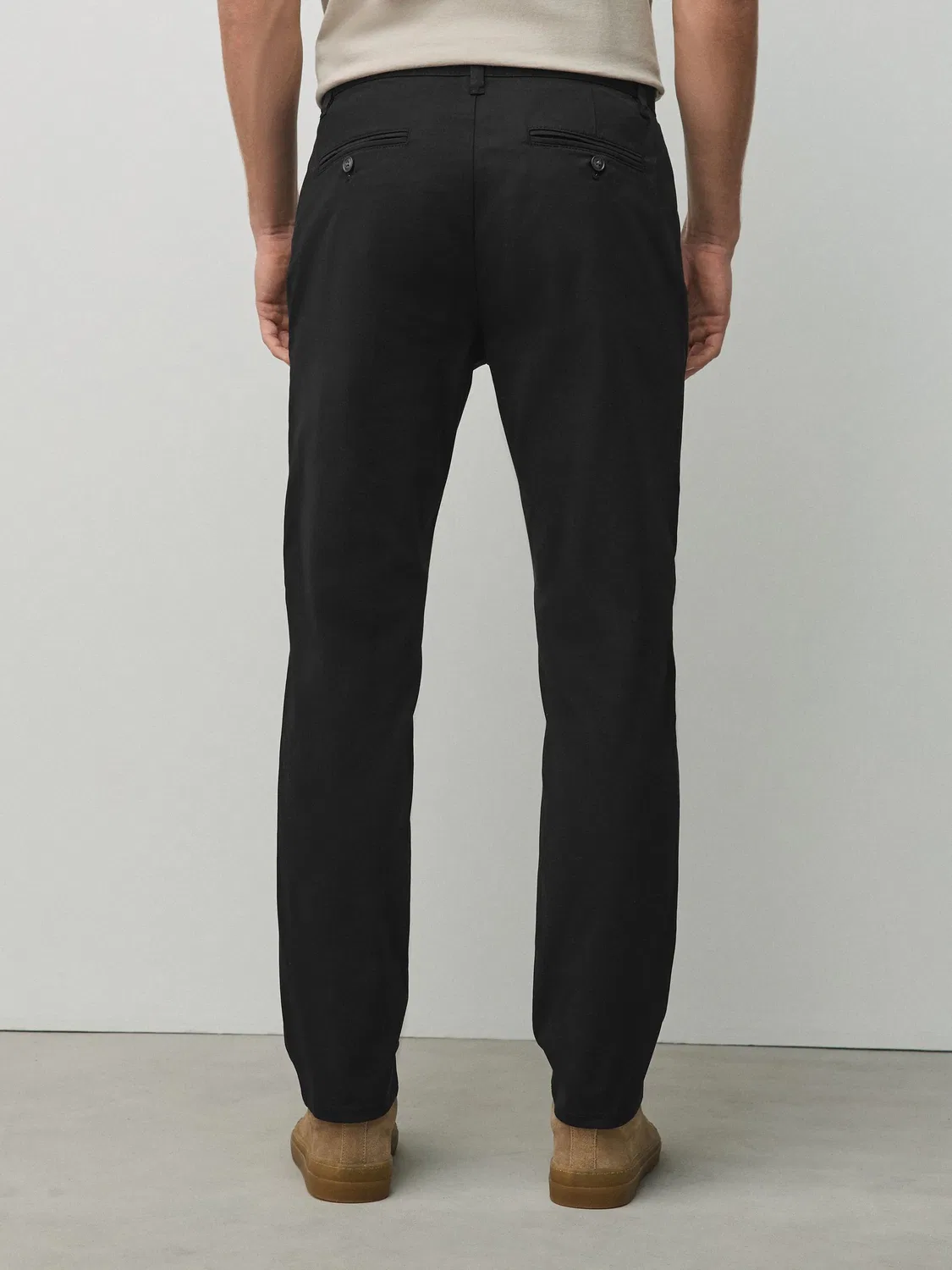 Чиносы Slim Fit из хлопка с эластаном Next, черный — фото 2