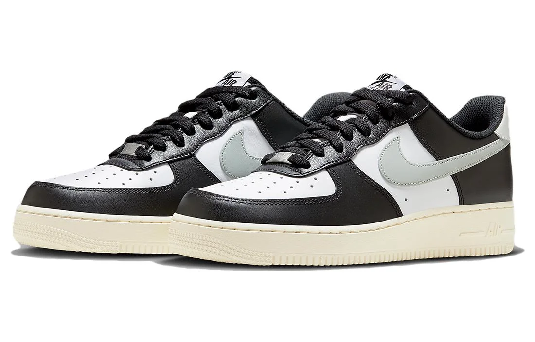 Кроссовки Nike Air Force 1 '07 Low, белый/черный/серый — фото 3