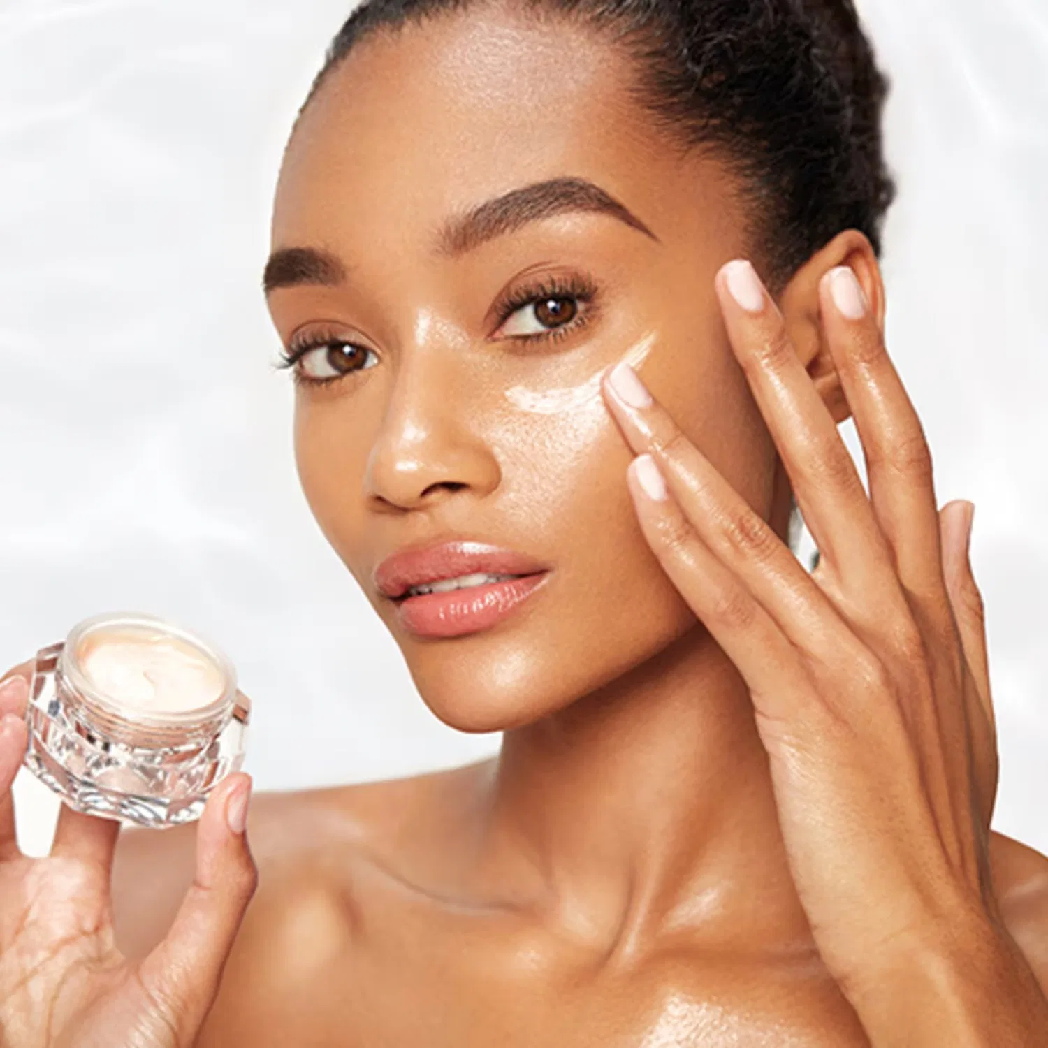 Крем для глаз с ретинолом Magic Eye Rescue Refill, 15 мл, CHARLOTTE TILBURY — фото 3