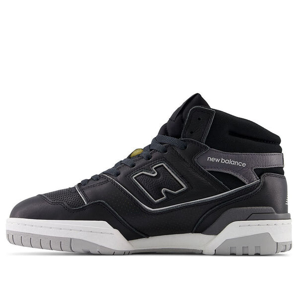 

Кроссовки 650р New Balance, черный