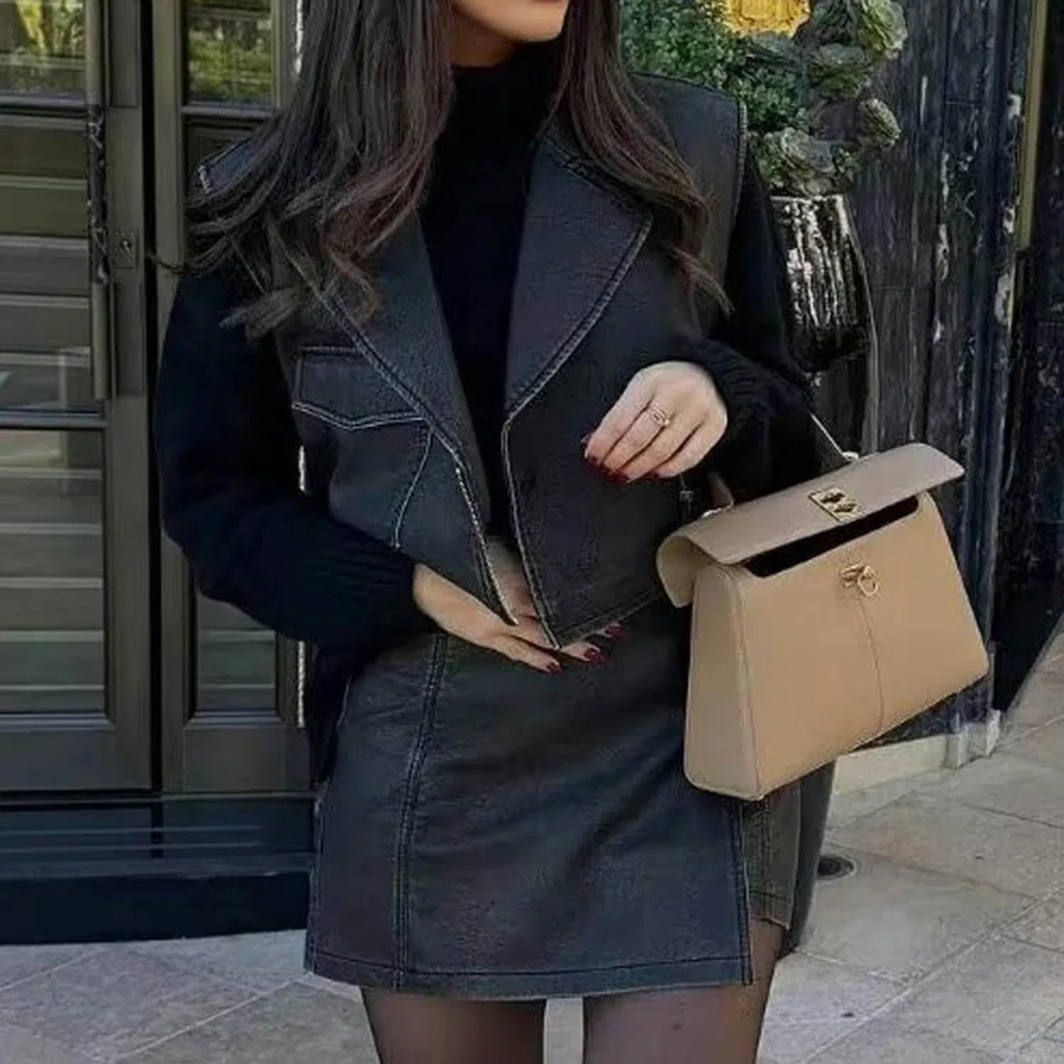Женский жилет с отложным воротником Gilet in Pelle PU Invecchiato Primavera Nuovo Gilet con Risvolto Corto Immagine in Alto Colore-L, Foto A Colori — фото 2