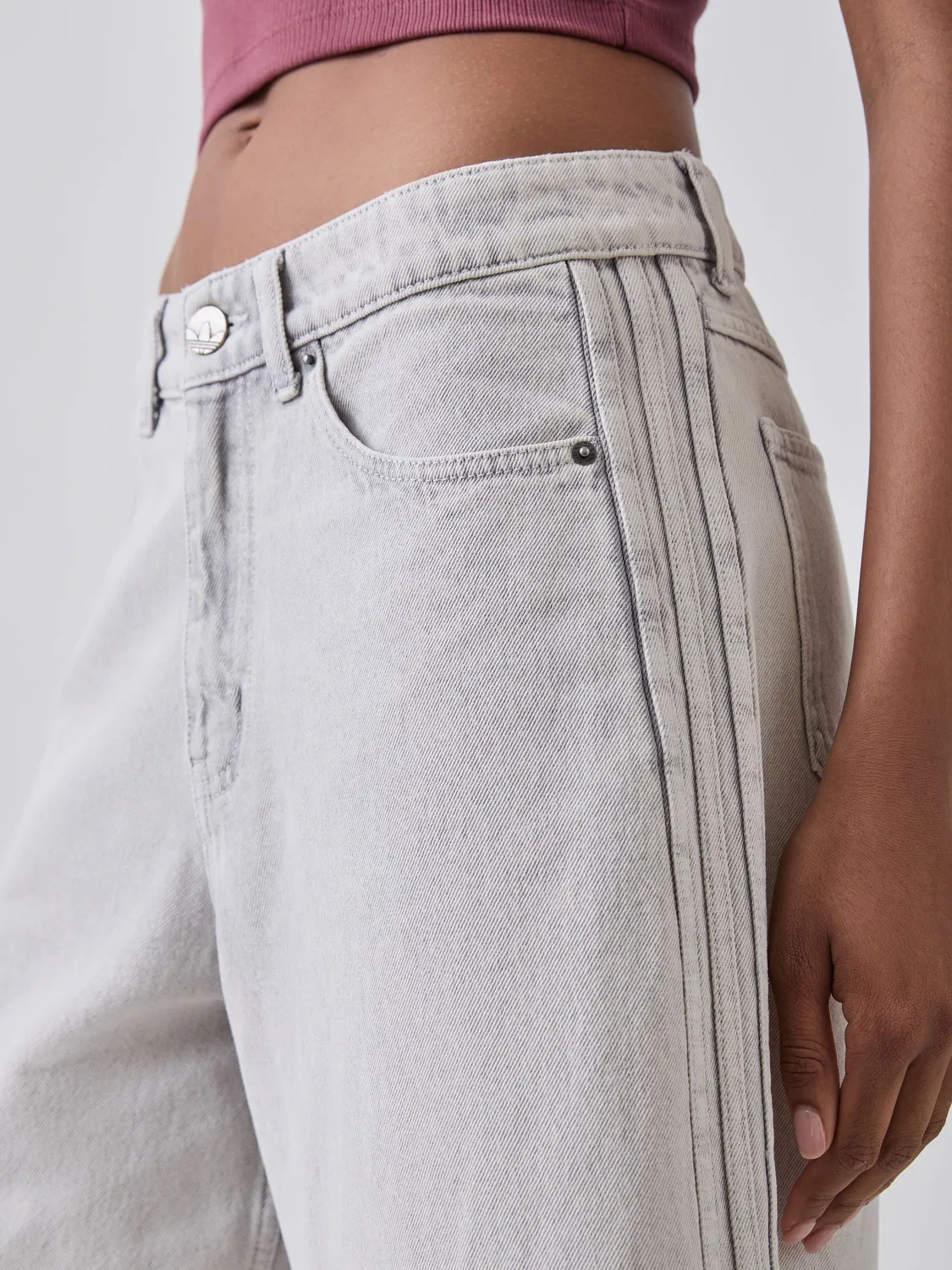 Шорты джинсовые Mid Rise Denim, adidas Originals, серый деним — фото 4