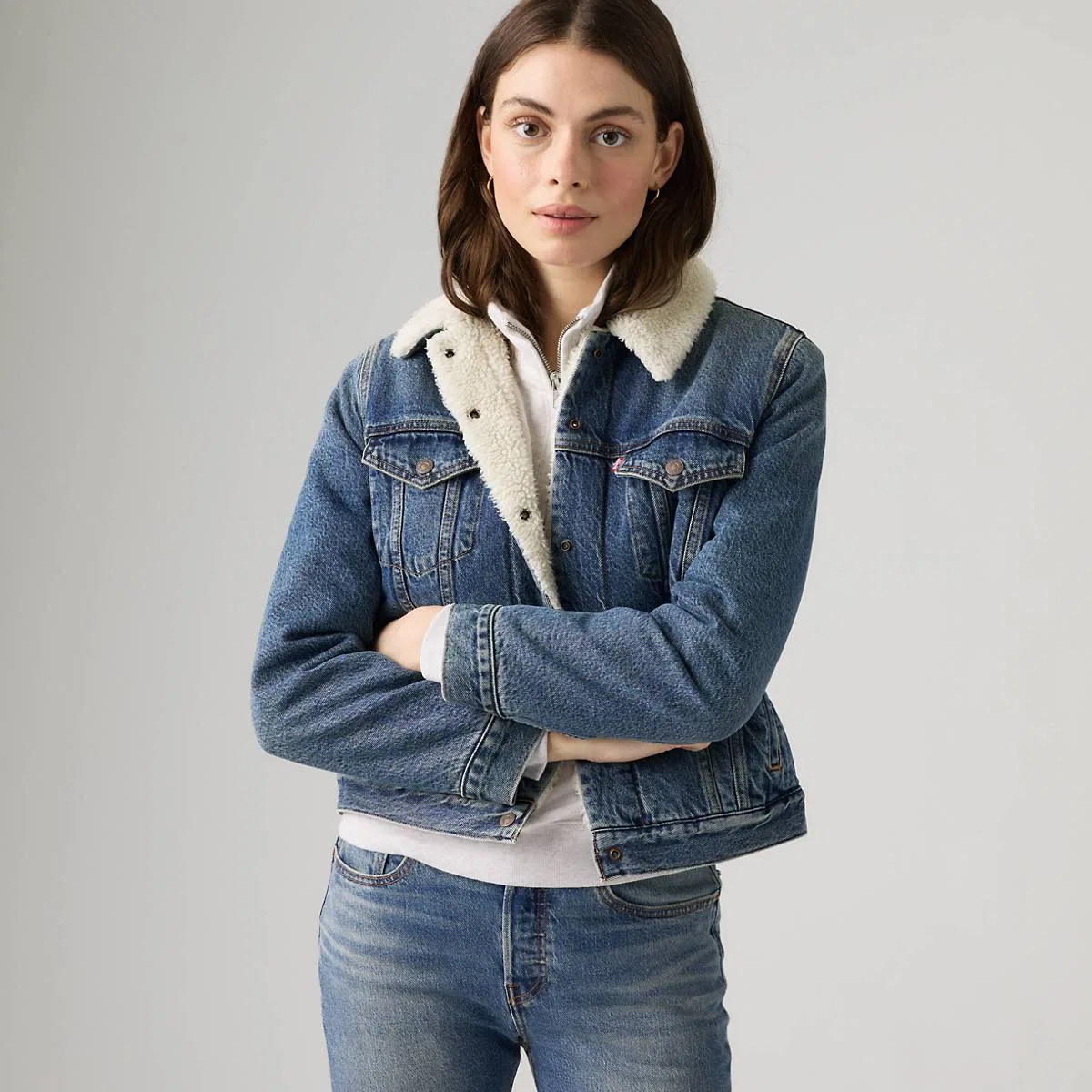 Оригинальная куртка-тракер из шерпы Levi's, Hold A Candle - Medium Wash