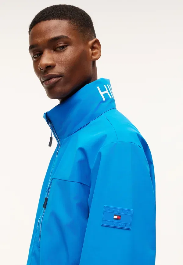 Куртка из полиэстера Crew athleisure sail pack Tommy Hilfiger, Liberty Blue, синий — фото 4
