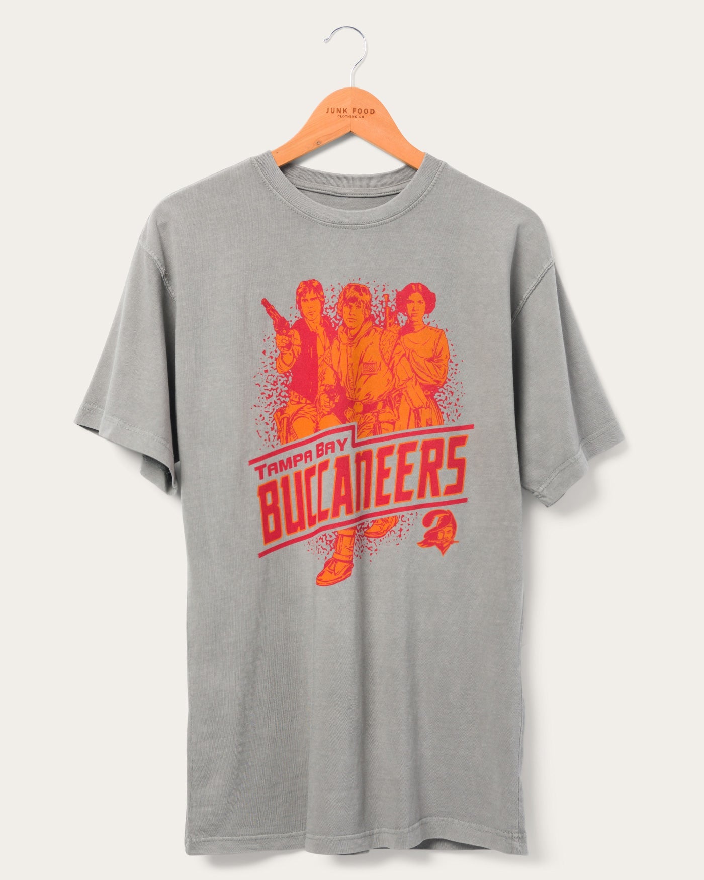 

Футболка Star Wars x Junk Food x NFL Rebels Team Buccaneers Junk Food Clothing, цвет heather grey