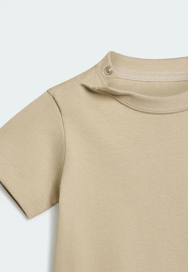 Комплект из футболки и брюк, хлопок, Short tee set unisex - tracksuit bottoms, Adidas Originals, khaki, хаки — фото 3