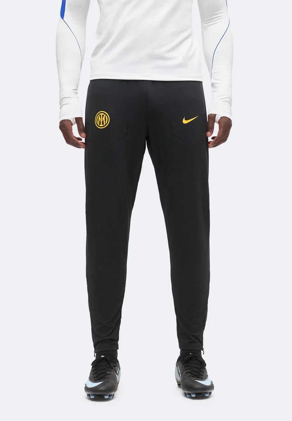 Inter run - клубная одежда Nike Performance, Black/University Gold-Coloured