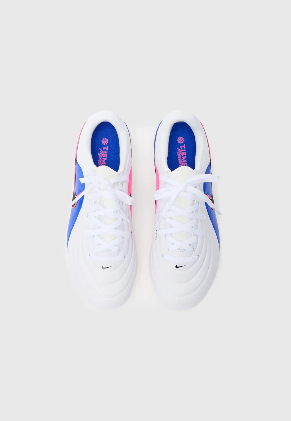Футбольные бутсы Jr Tiempo Maestro Academy FG/MG унисекс для искусственных газонов Nike Performance, White/Black/Racer Blue/Pink Blast — фото 4