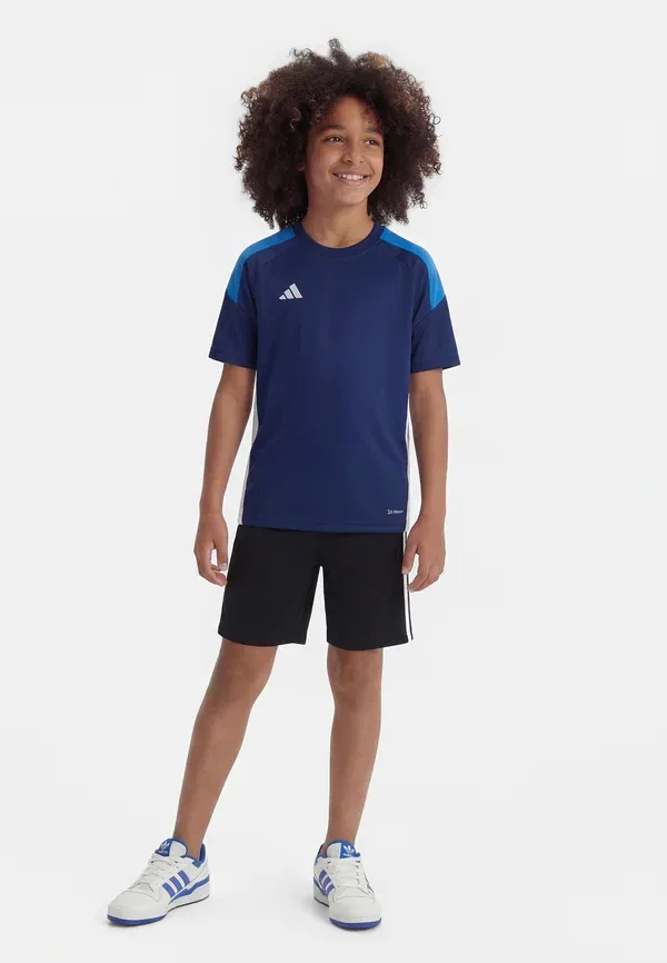 Футболка Tiro Essential для детей унисекс Adidas Performance, белый/темно-синий
