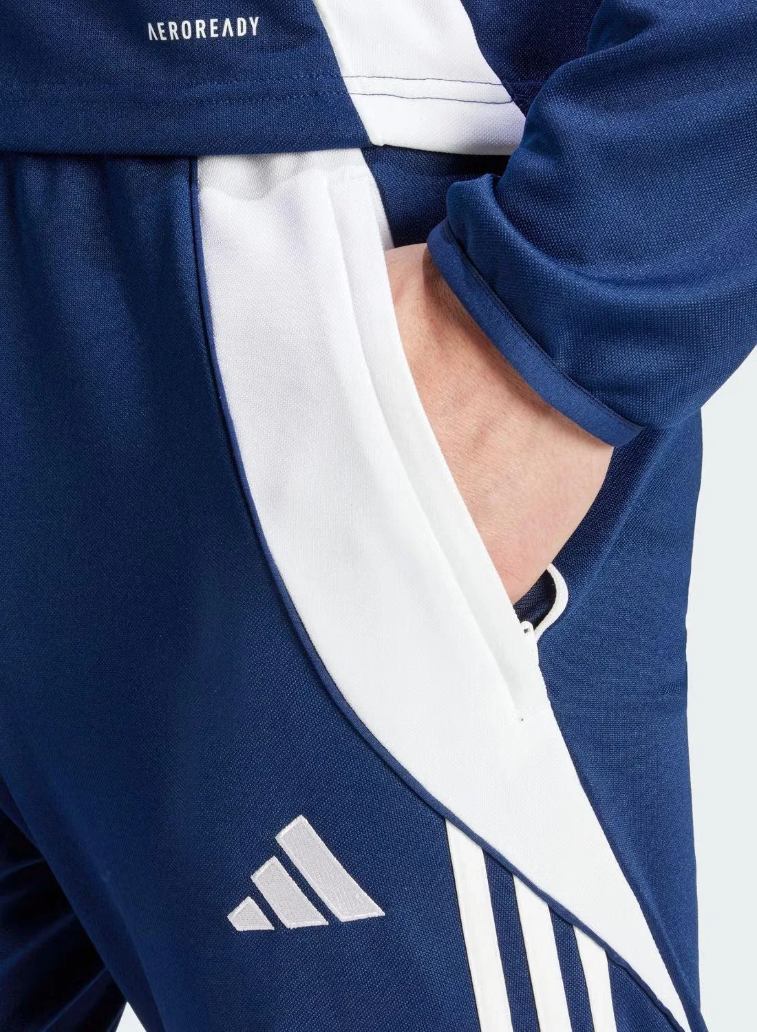 Штаны тренировочные с влагоотводящей технологией Tiro24 Adidas, темно-синий — фото 3