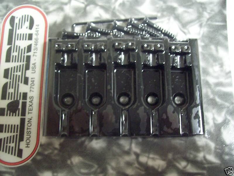 

5-струнный басовый бридж, седла Lock-Down - ЧЕРНЫЕ Allparts BB-3431-003