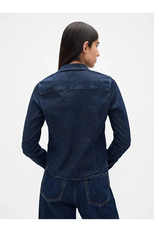 Женская приталенная джинсовая рубашка с длинным рукавом Gap, Dark Blue — фото 4
