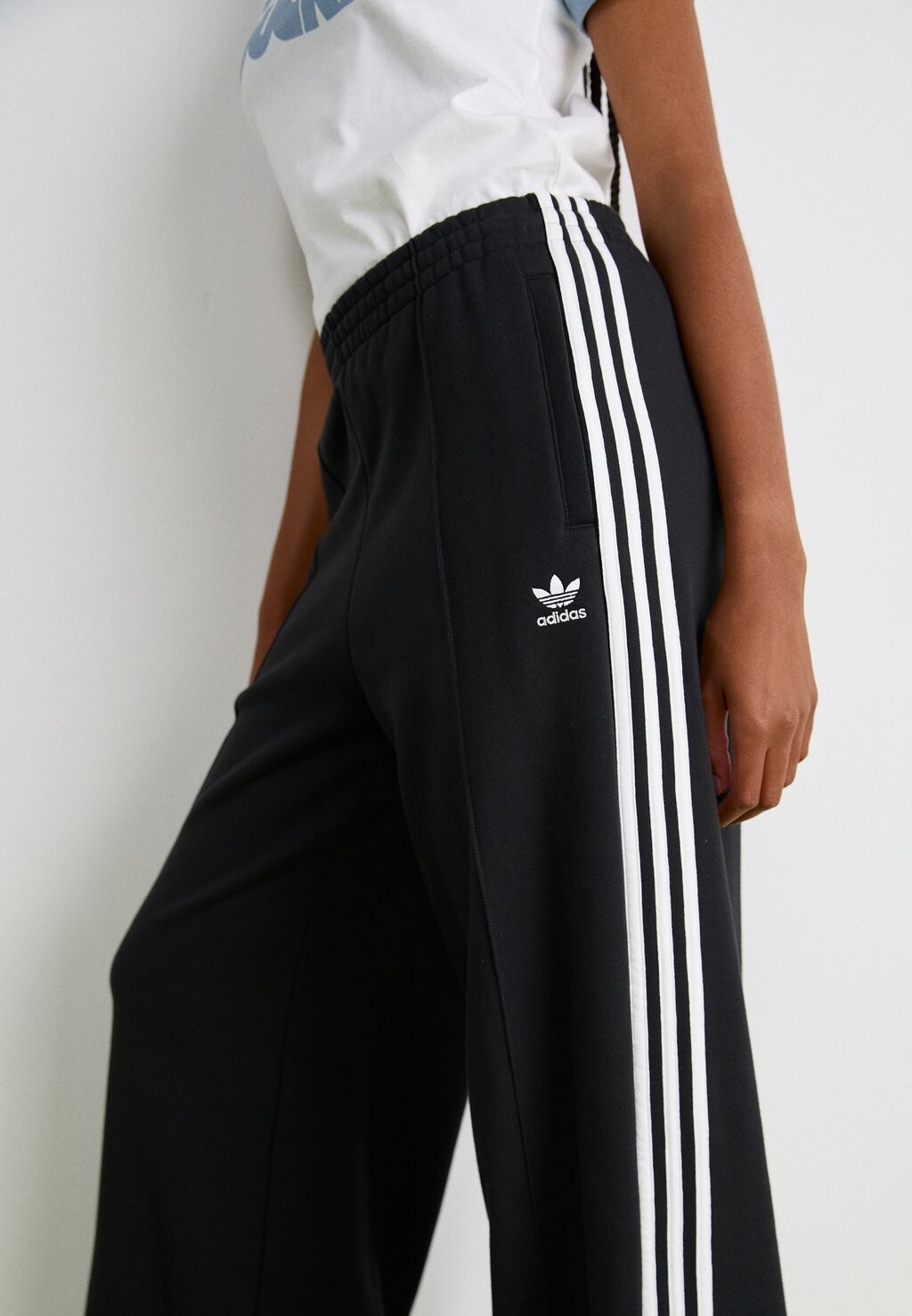 

Спортивные штаны 3-STRIPES LOOSE WIDE adidas, черный
