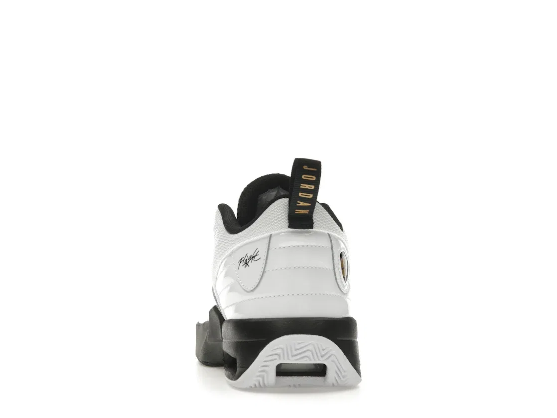 Детские кроссовки Lifestyle Jordan Max Aura 6 Jordan, White/Black/Metallic Gold — фото 4