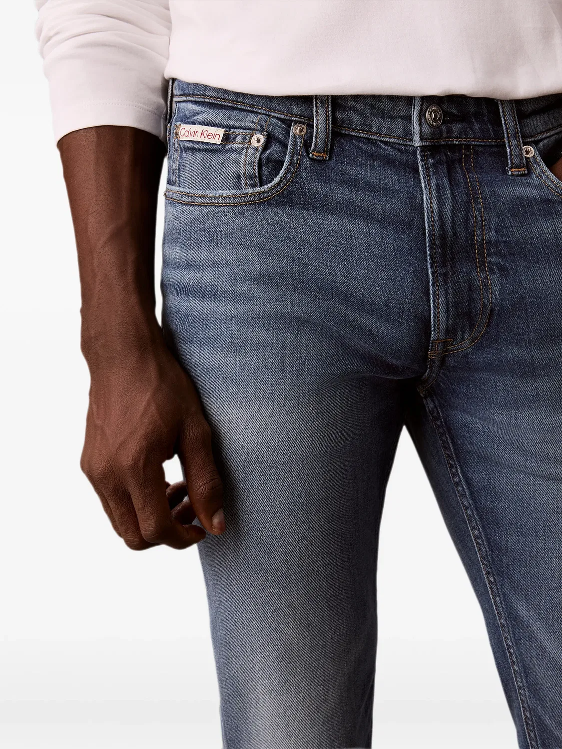 Джинсы узкого кроя синие с потертостями Calvin Klein, синий — фото 2
