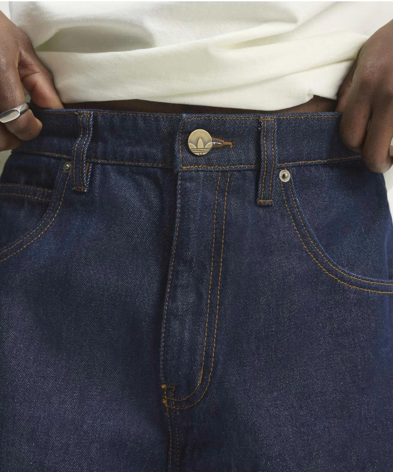 Мужские джинсовые шорты с принтом Firebird Adicolor Raw Denim Adidas, Dark Indigo Blue — фото 2