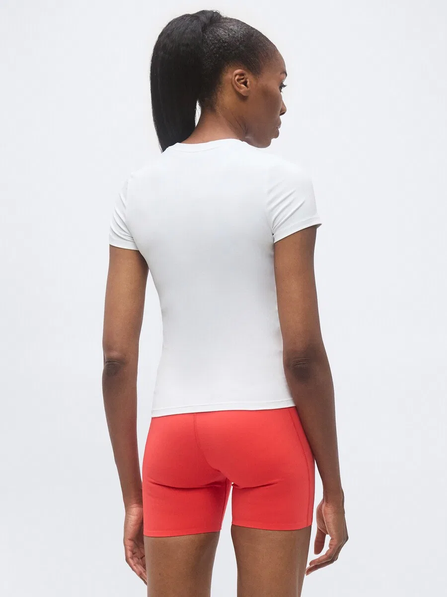 Футболка NIKE Performance Shirt 'One' белого цвета — фото 4