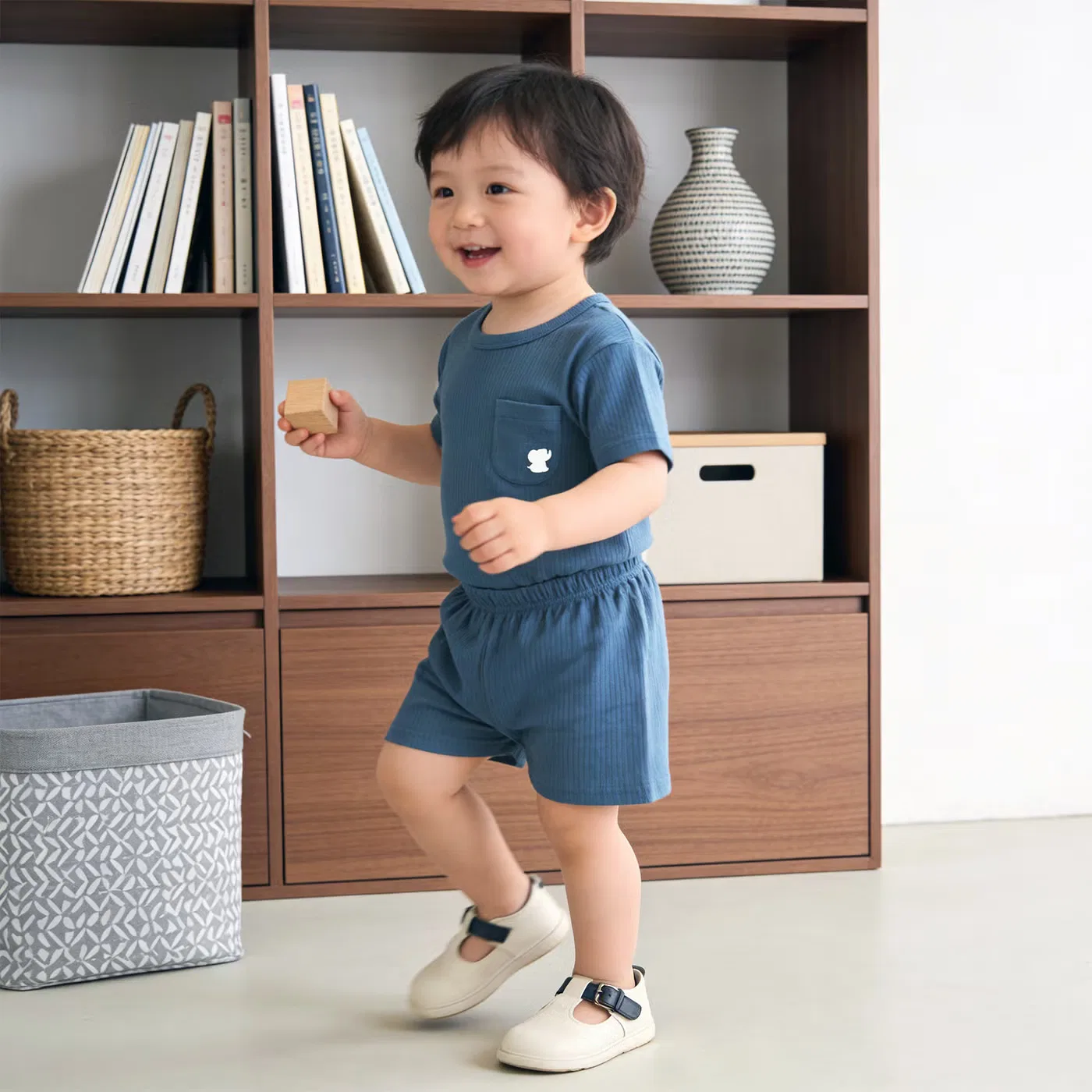 Комплект футболка с коротким рукавом и шорты, Babies Basic, синий — фото 3