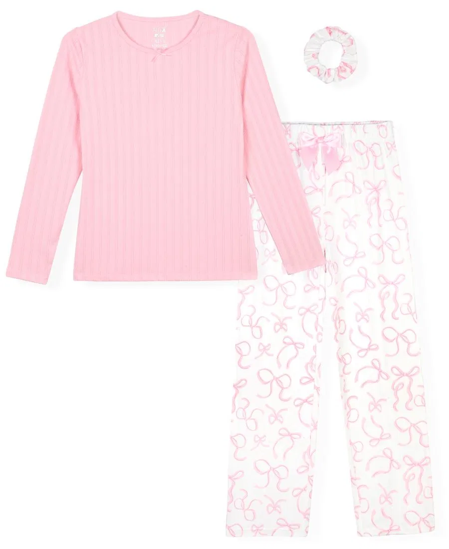 Комплект пижамы с топом и брюками с принтом, модель Rib Top, Milky Print Pants and Matching Scrunchie Pajama, 3-Piece Set Max & Olivia, Pink