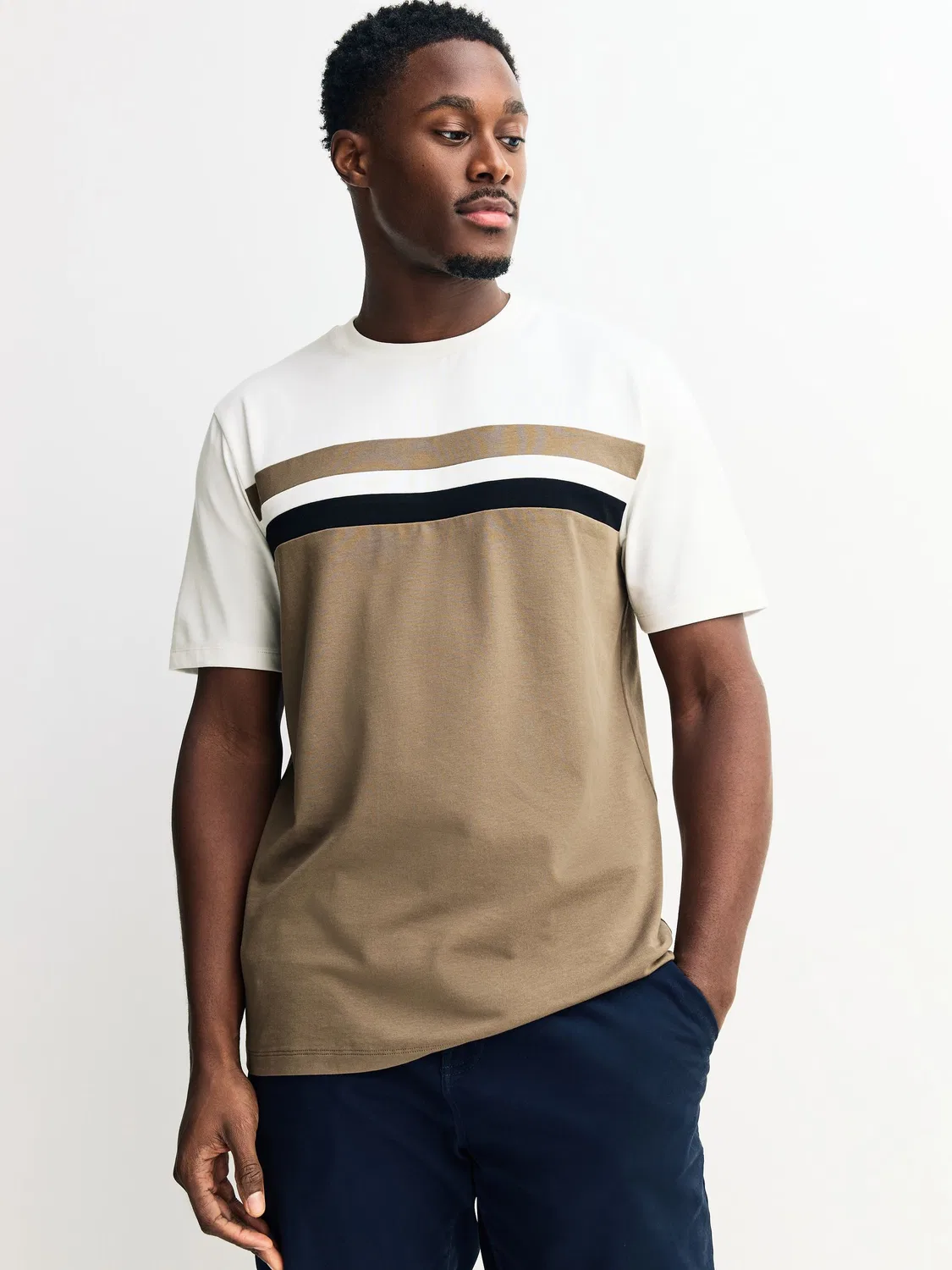 Футболка Regular Fit, цвет блок, 3 шт Next, зеленый/коричневый/синий — фото 3