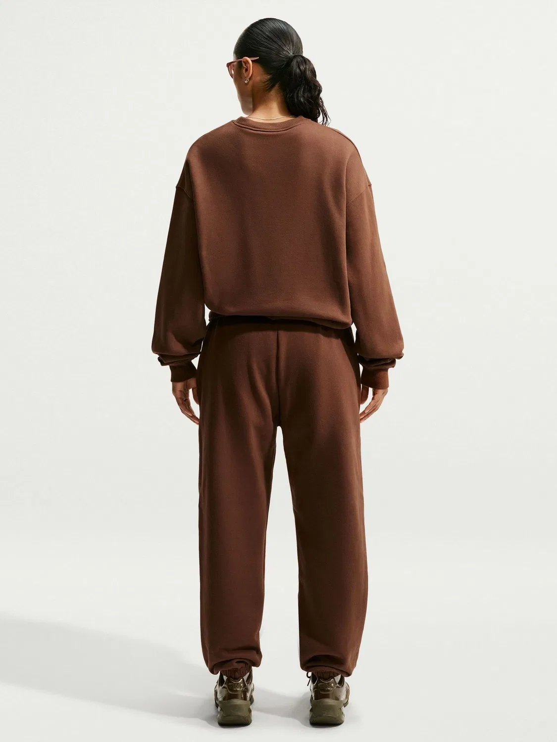 Свитшот женский оверсайз Studio Fleece Nike, Cacao Wow Brown — фото 3