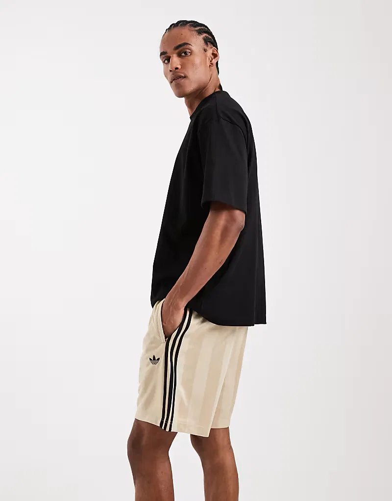 Свободные шорты Adidas Originals с тремя полосками, хаки