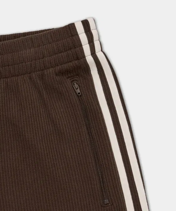 Укороченные спортивные шорты Adidas, темно-коричневые — фото 4