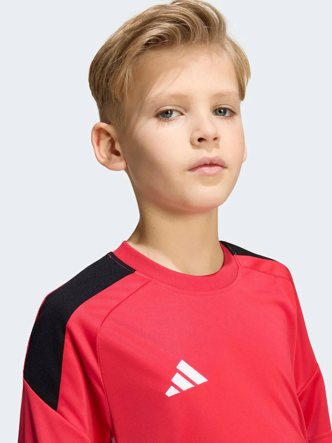 Футболка Tiro 26 Essentials Jersey adidas, красный — фото 4