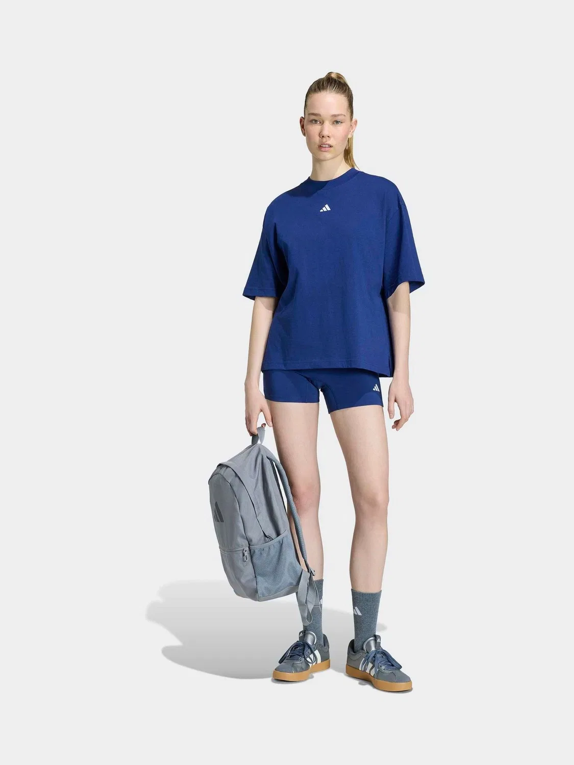 Футболка оверсайз с графическим принтом adidas, темно-синяя — фото 2
