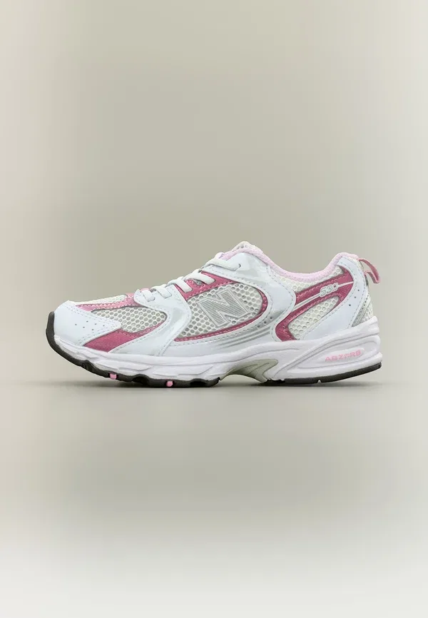 Кроссовки Leather and Textile 530 New Balance white, белый/розовый