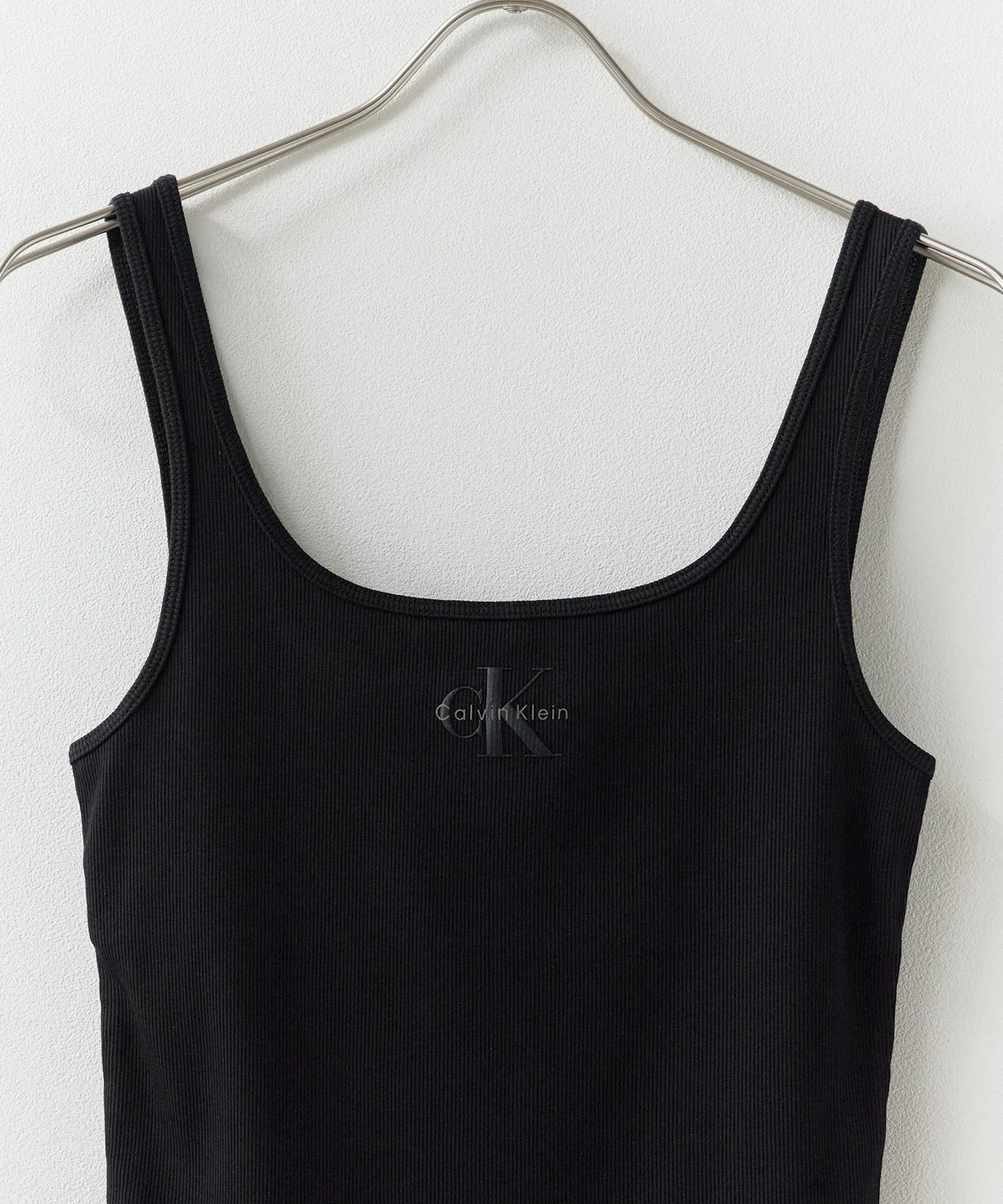 Женский топ без рукавов Calvin Klein Monogram Scoop NK Rib Tank, Белый — фото 2