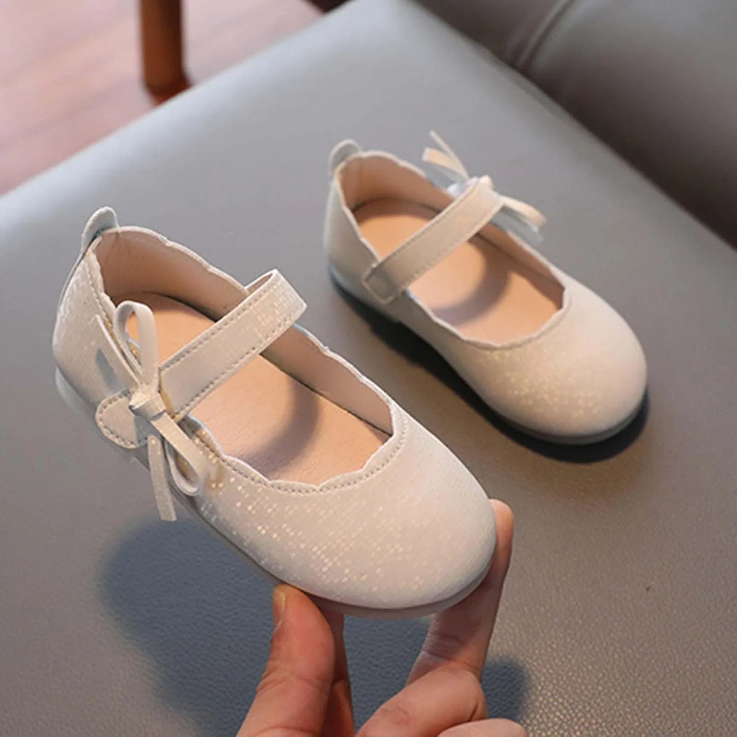 Детские туфли для девочек с закрытым носком, модель Princess Shoes, Beige — фото 2