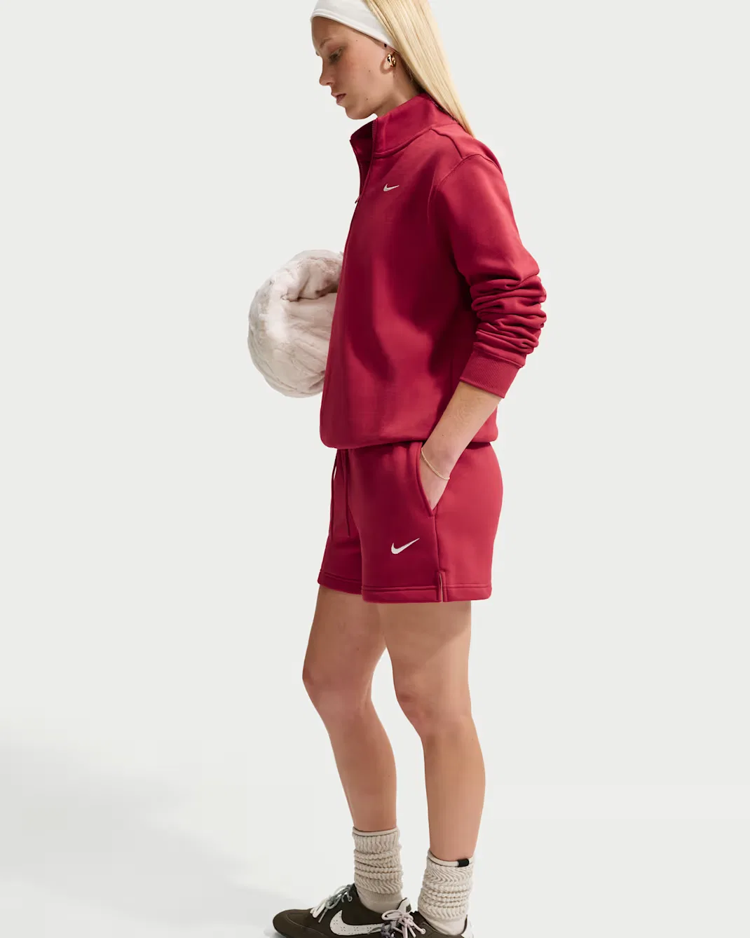 Женские шорты со средней посадкой Nike Studio Fleece Medium Weight, Tough Red/Sail — фото 4