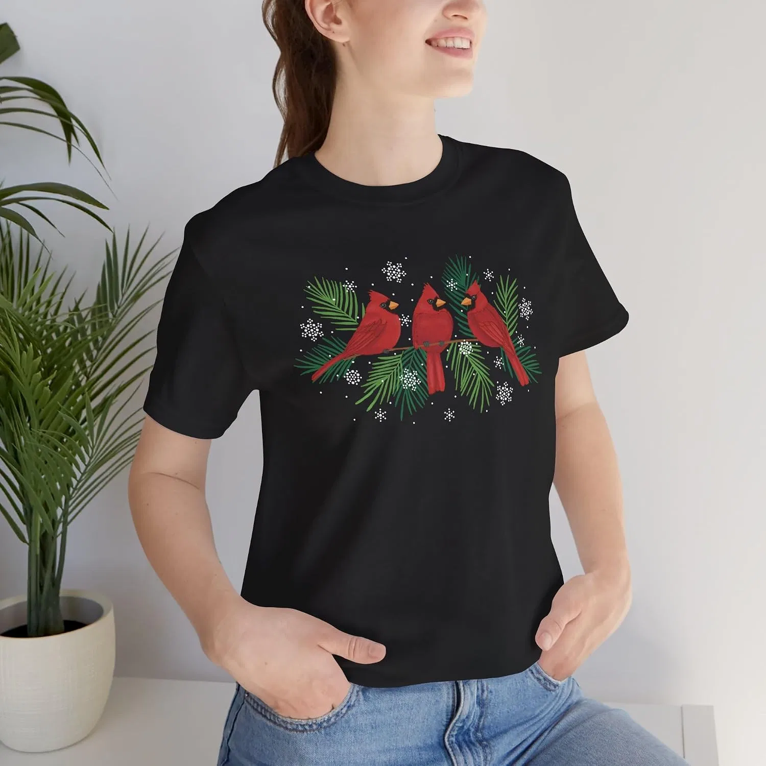 Мужская футболка с кардиналами на сосновых ветвях Bella+Canvas 3001, Black — фото 4