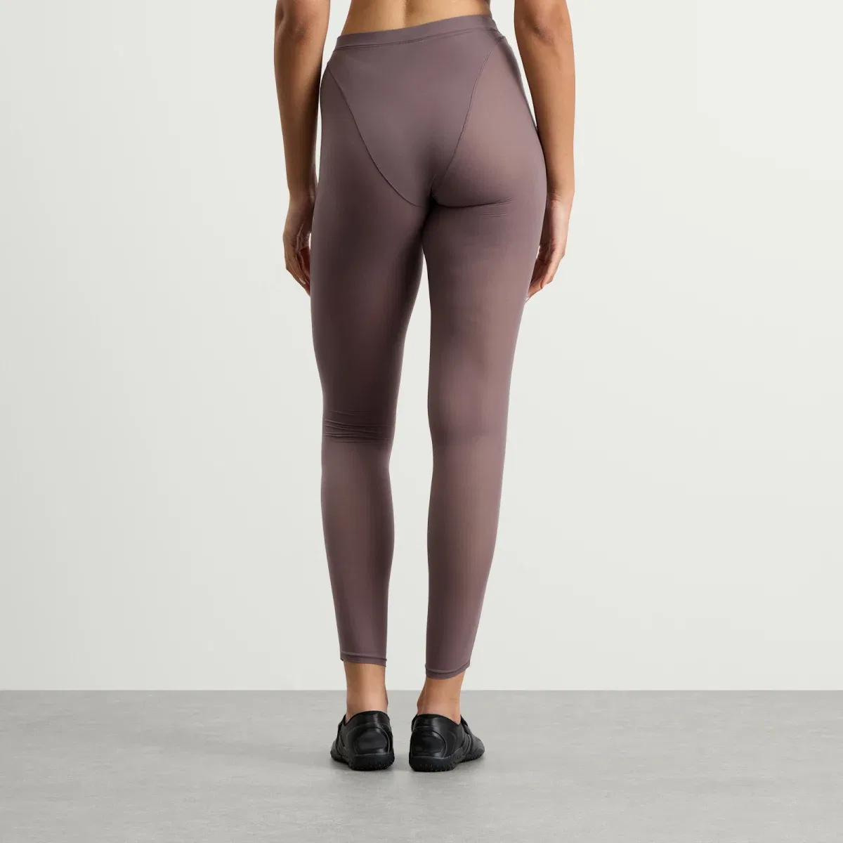 Леггинсы NikeSKIMS Weightless Layers V-Panel Nike, Resin — фото 3