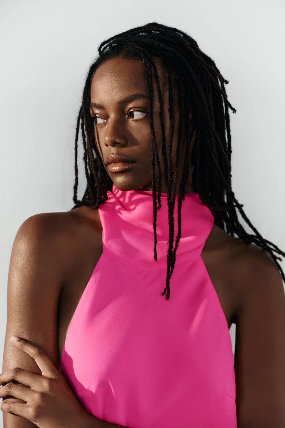 Длинное платье с воротником-стойкой и завязками ZARA, Neon pink — фото 2