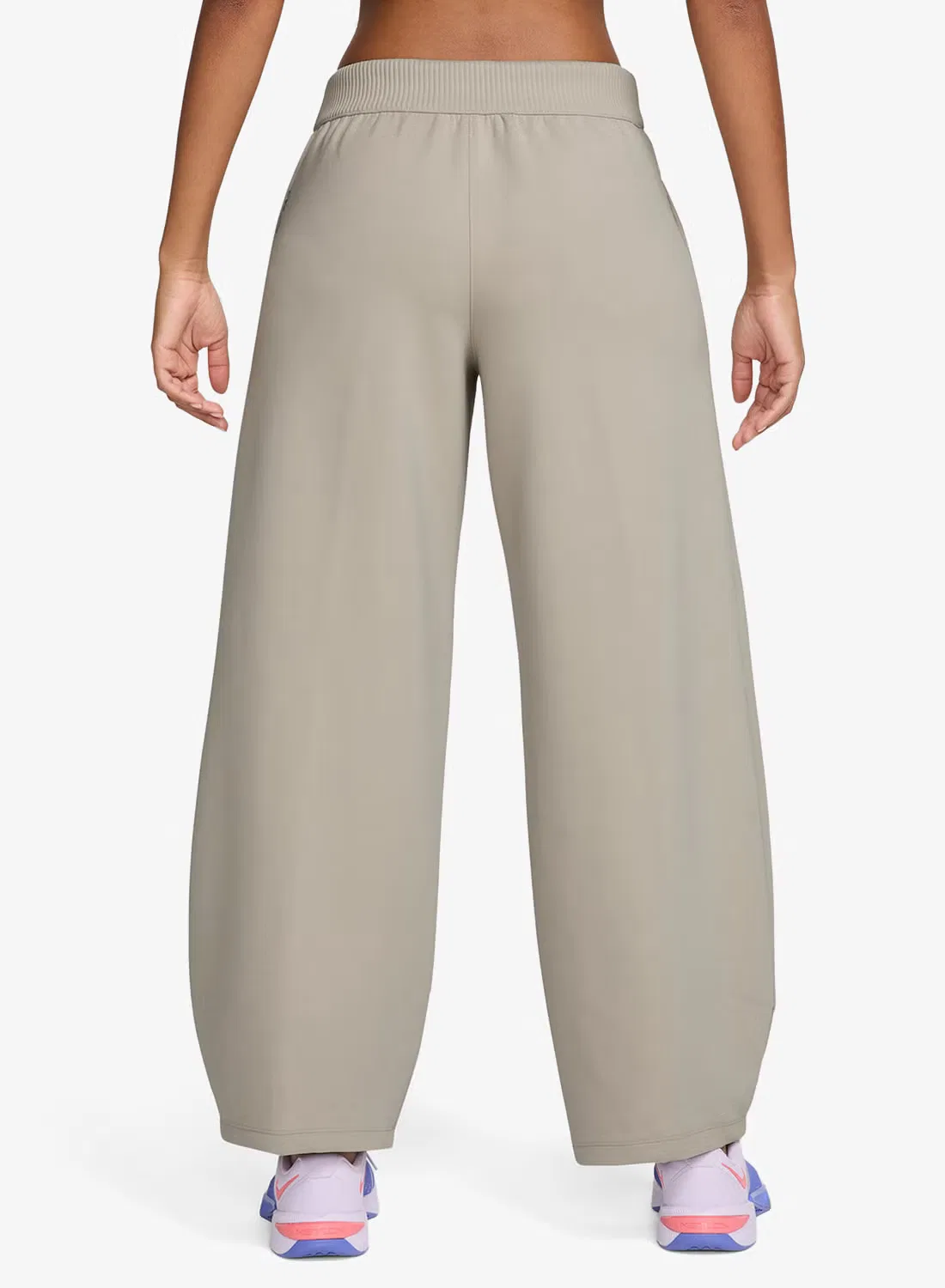 Широкие брюки из футера с технологией Dri-FIT 24.7 Nike, кремовый — фото 2