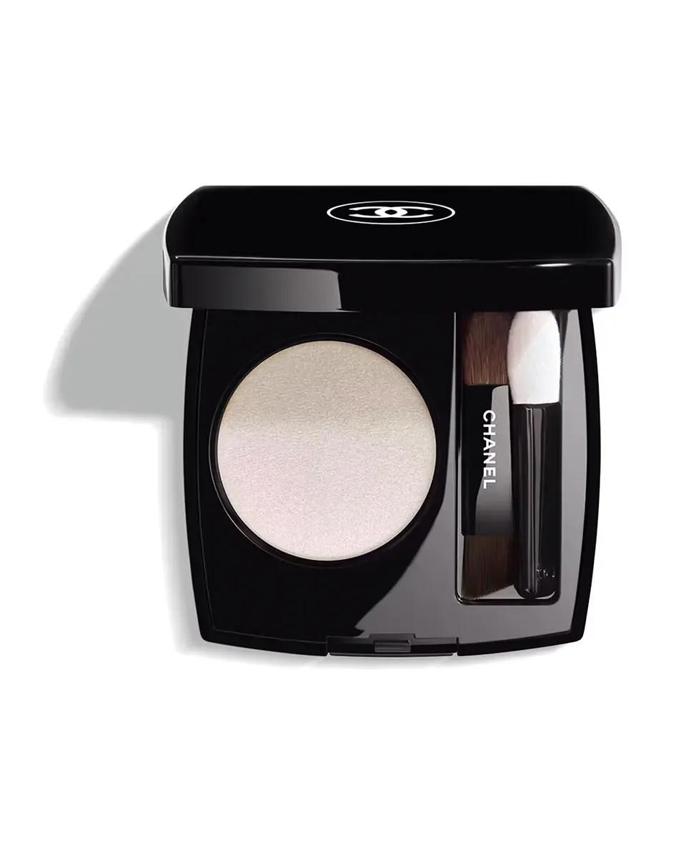 Ombre Essentielle многофункциональный топ-ковер Blanc Perle 2,2 г Chanel