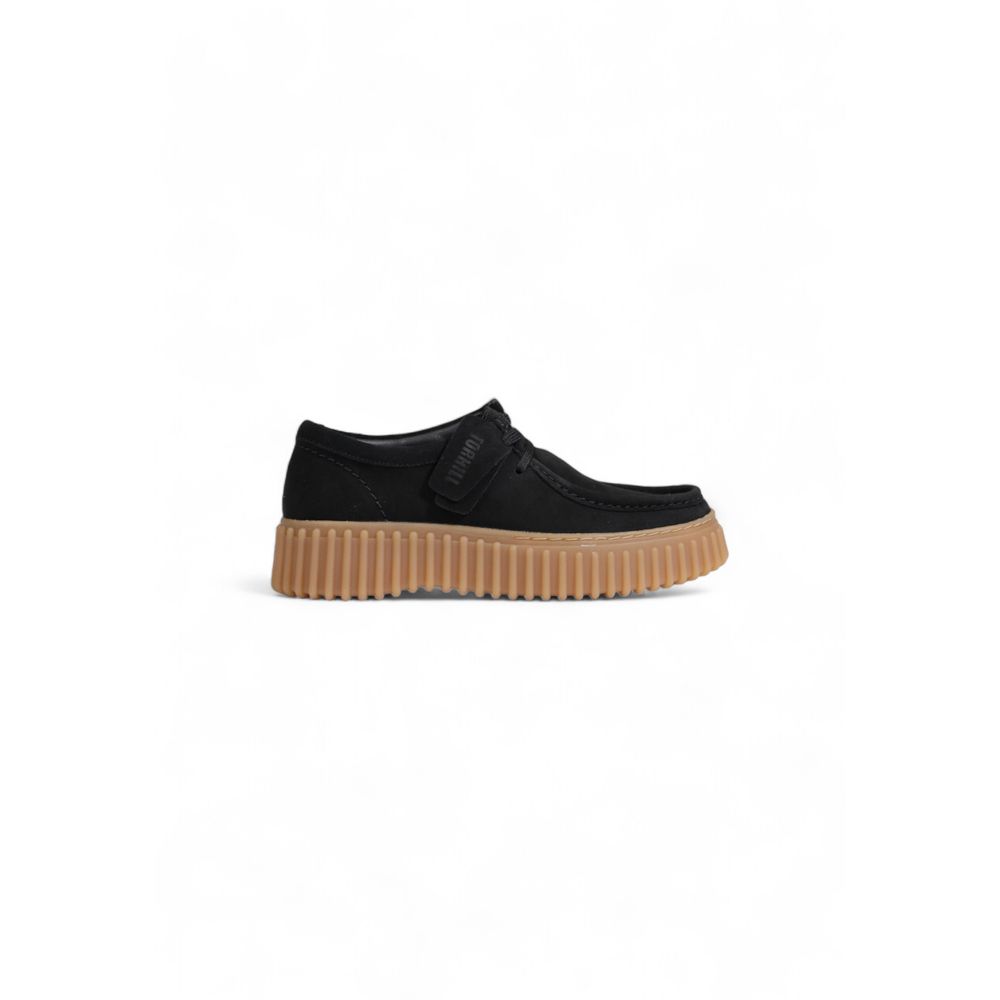 Черные замшевые туфли на плоской подошве Clarks