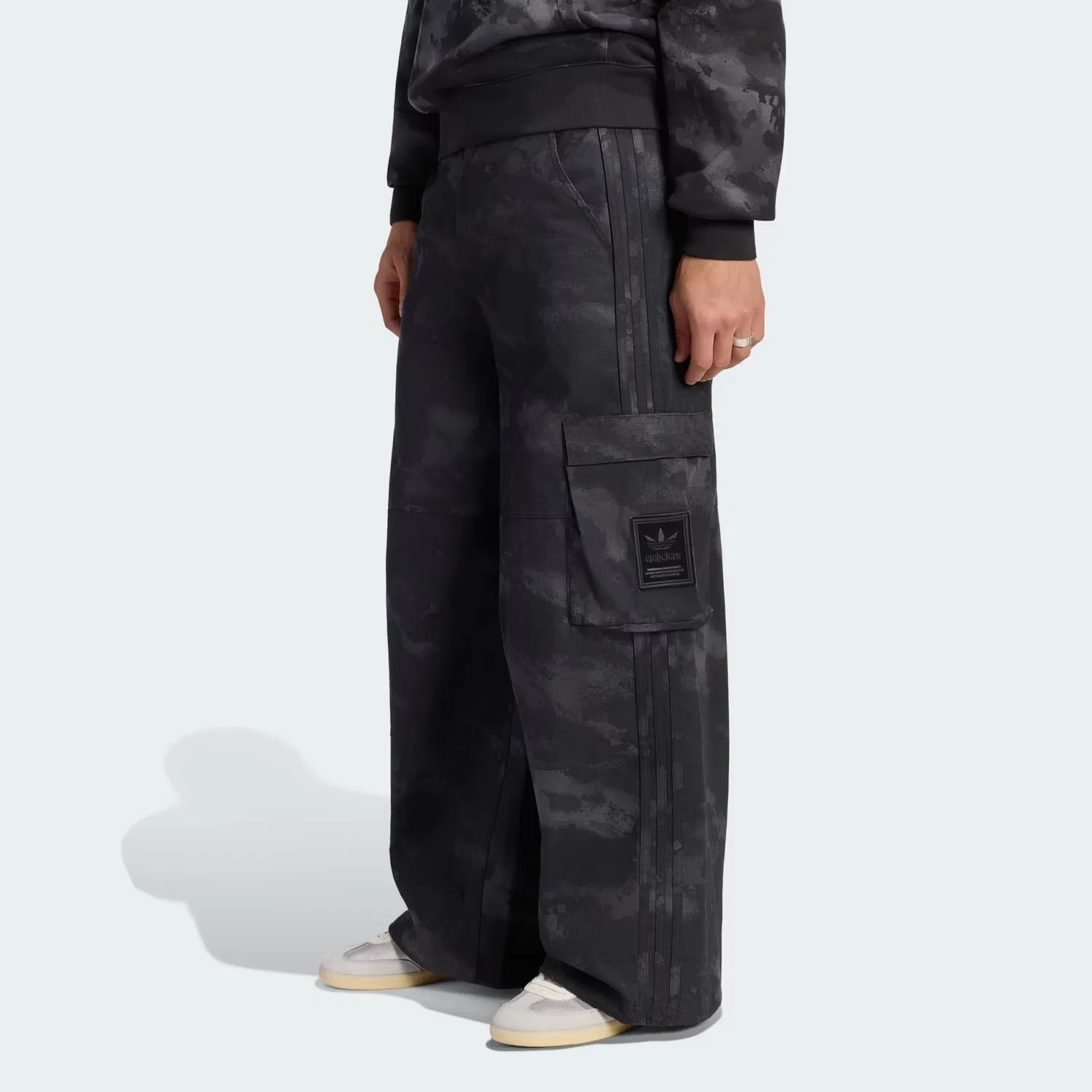 Мужские брюки свободного кроя Camo Pants Adidas Originals, черный