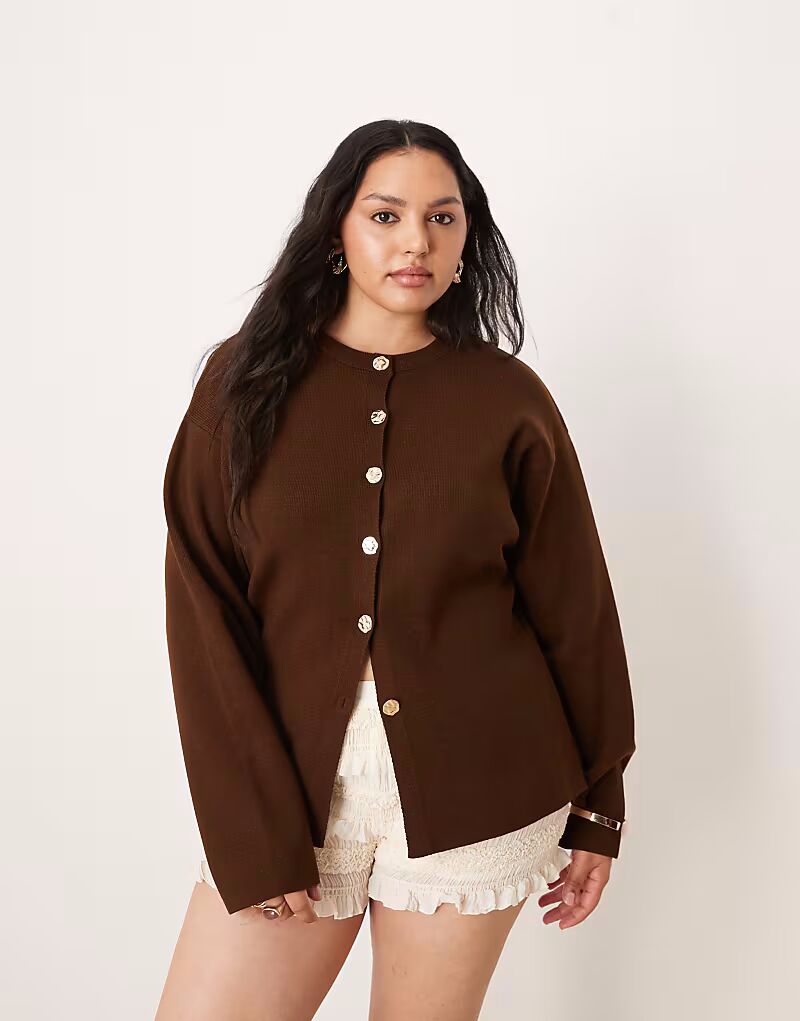 

ASOS DESIGN Curve трикотажный структурированный кардиган с круглым вырезом и золотыми пуговицами шоколадного цвета ASOS Curve