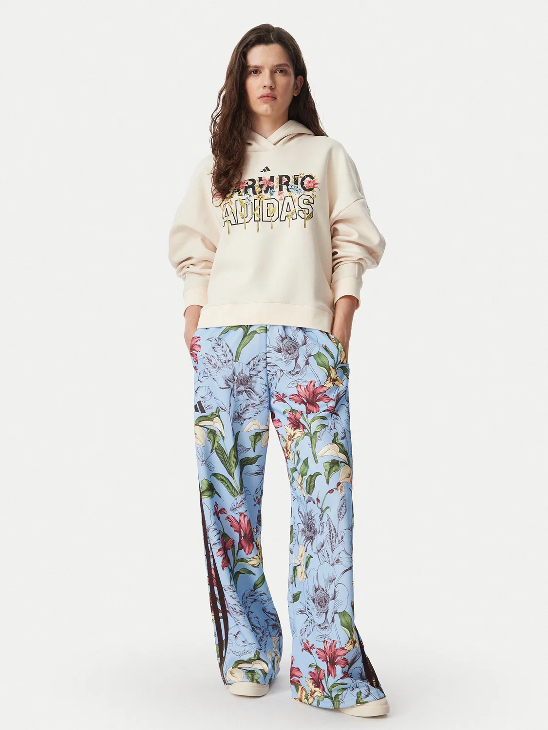 Женская толстовка стандартного кроя Farm Rio Hoodie Adidas, кремовый — фото 2