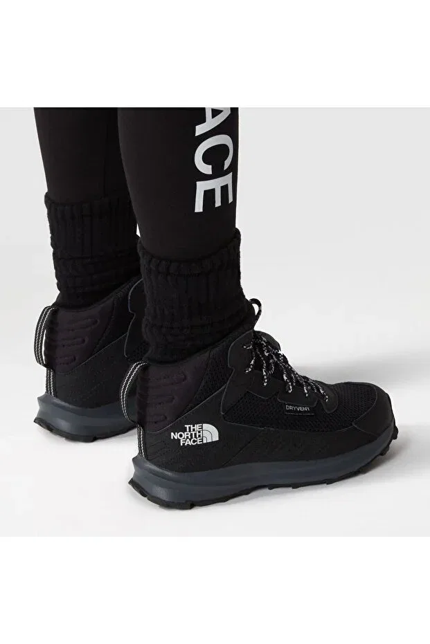 Детские ботинки для девочек зимние непромокаемые Fastpack Hiker Mid WP Youth Outdoor Boots The North Face, Black — фото 3