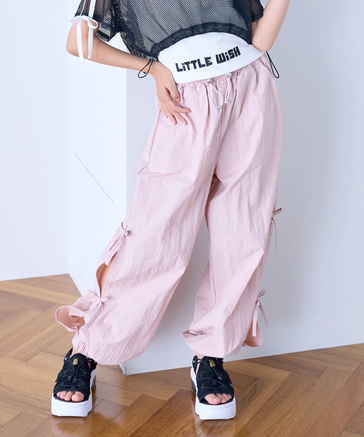 Детские карго-брюки с боковыми лентами, модель Side Ribbon BISKEE, Black — фото 2