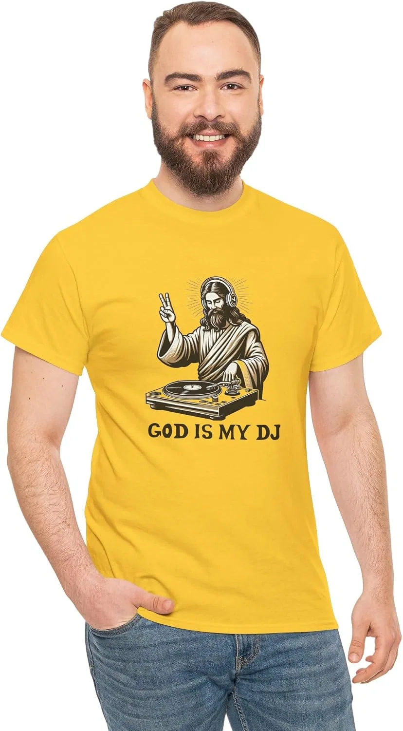 Мужская футболка с принтом God is My DJ, Daisy — фото 4