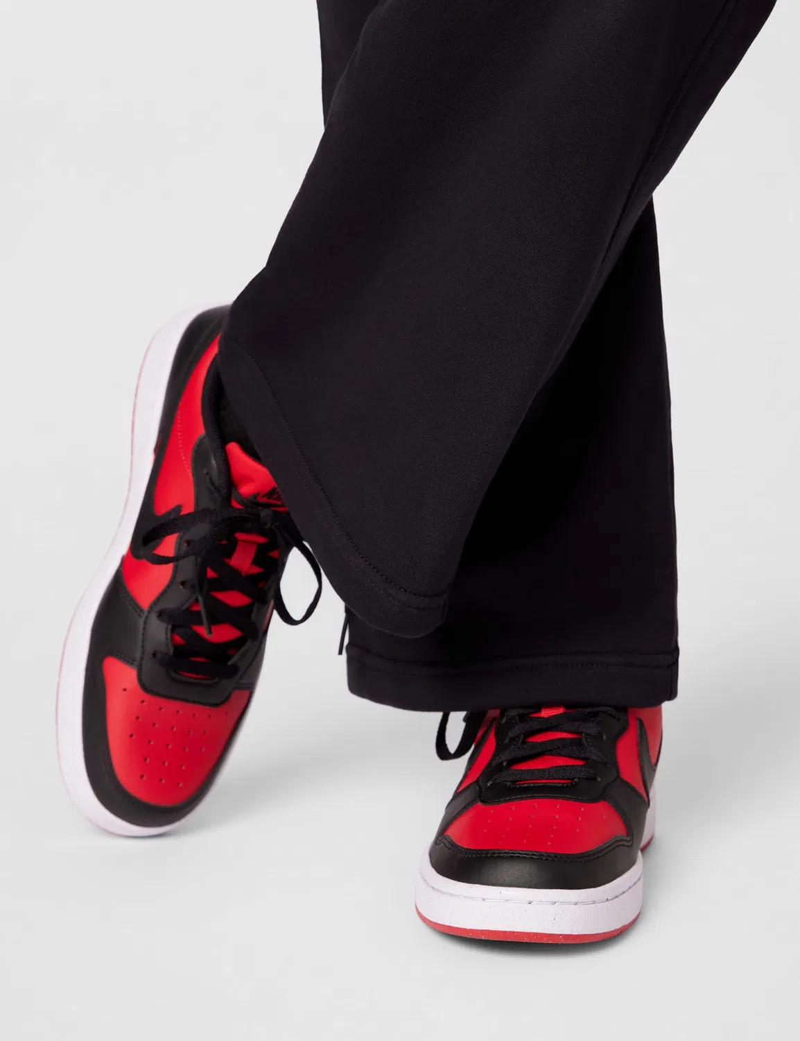 Детские кроссовки для мальчиков с повседневным стилем Court Borough Low Recraft NIKE, University Red Black White — фото 2
