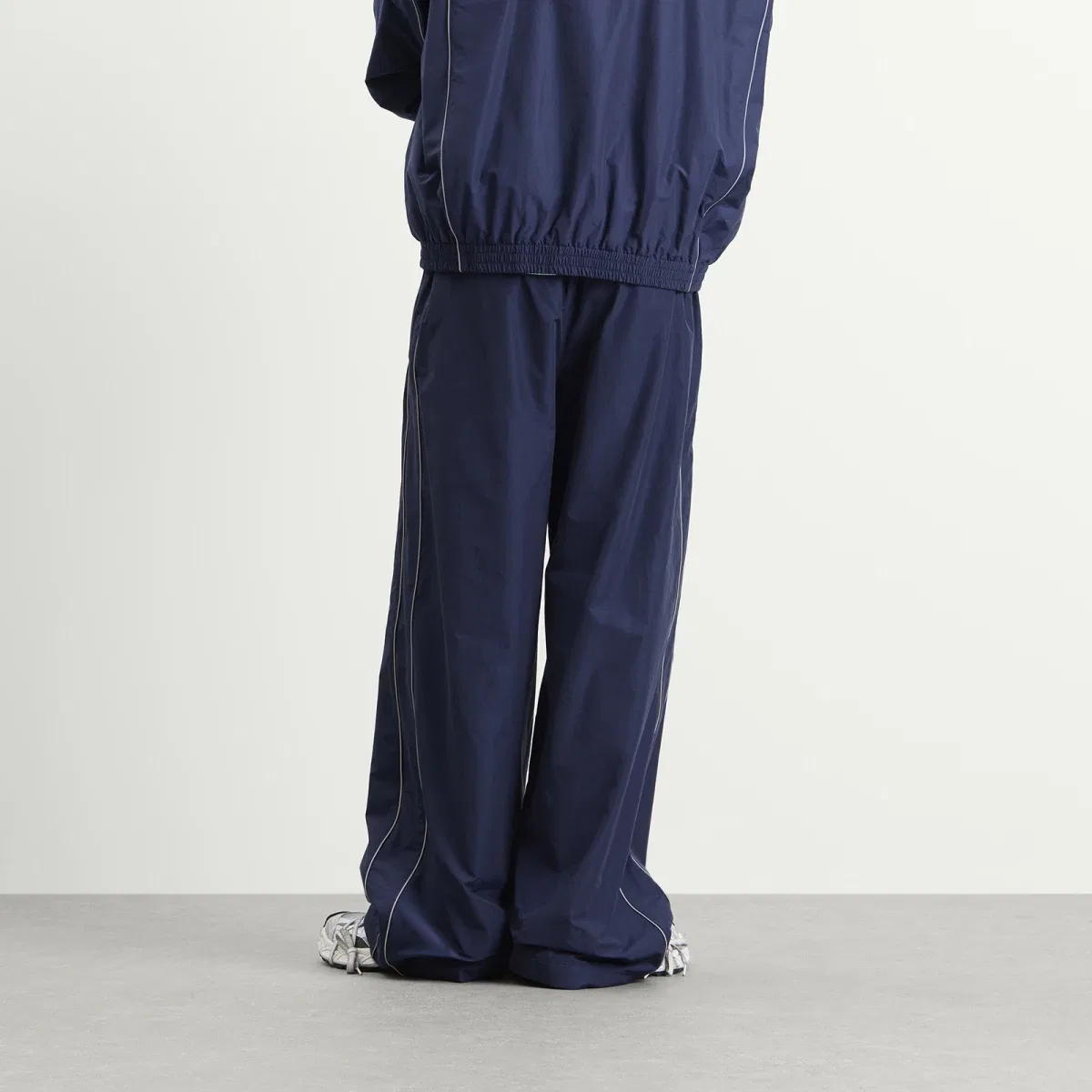 Спортивные брюки Techno Cotton Tracksuit Pants Balenciaga, New Dark Navy — фото 3