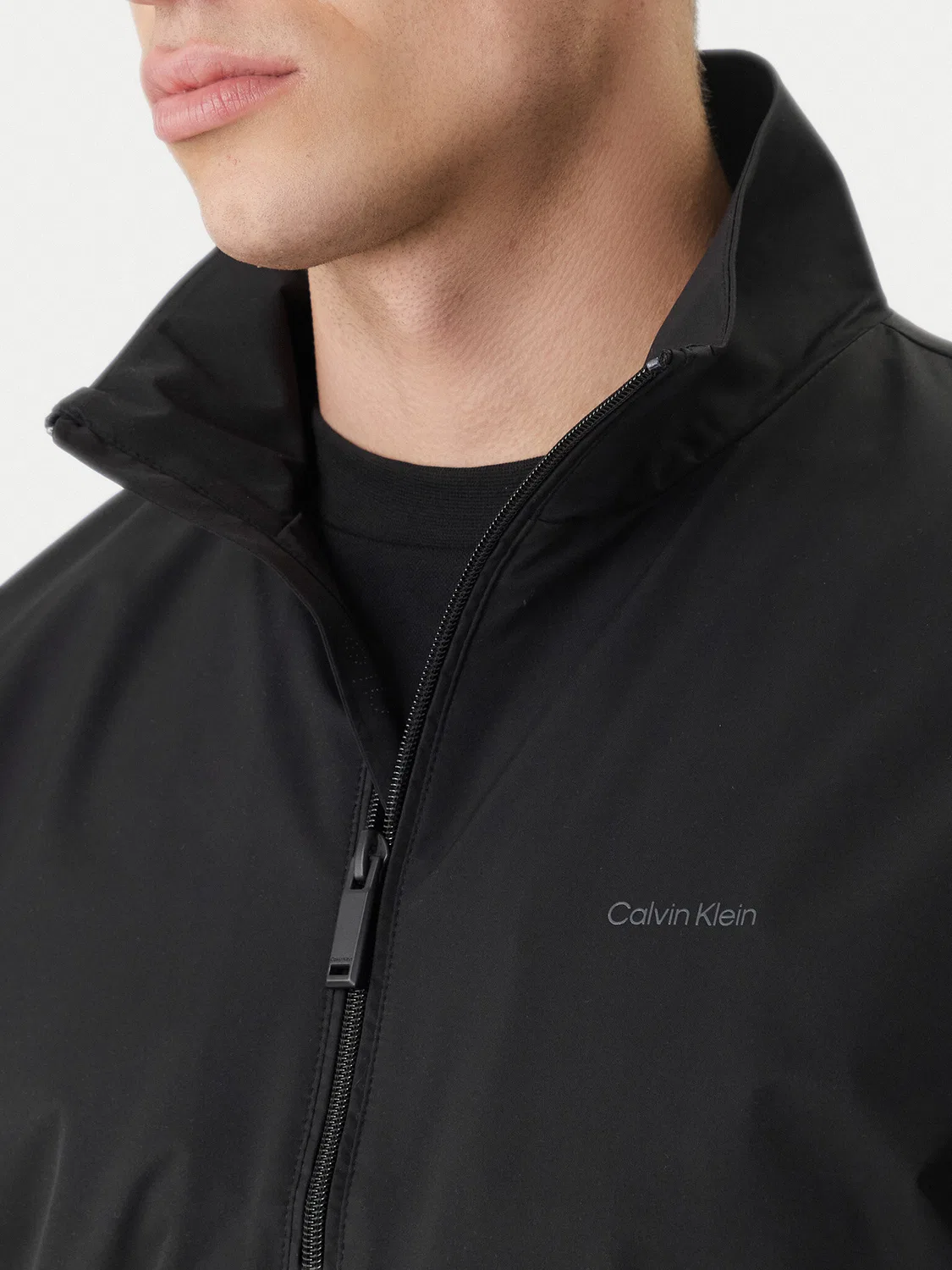Мужская ветровка стандартного кроя Calvin Klein, черный — фото 4