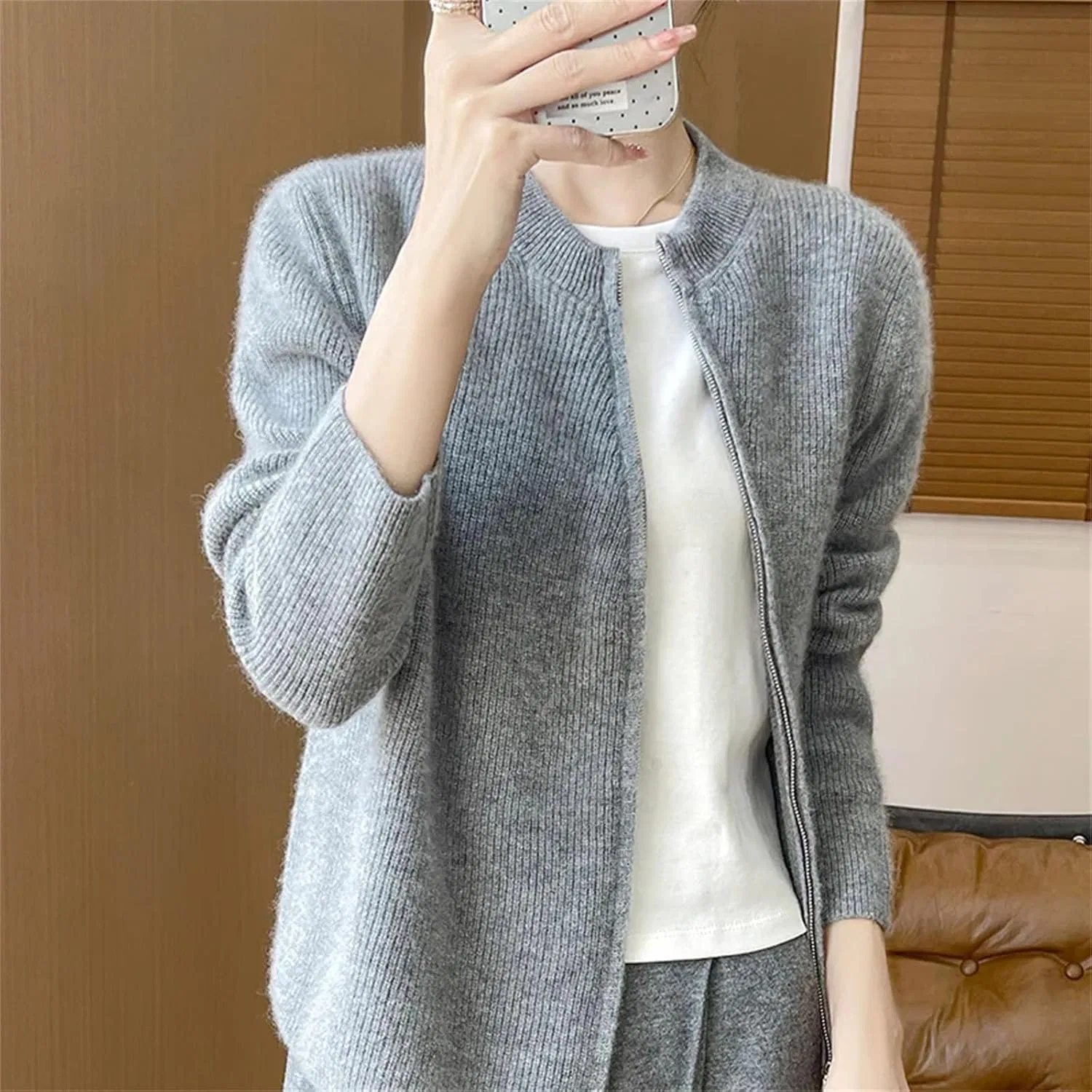 Женский свитер на молнии, с длинным рукавом, Merino Wool Diagonal Zip Cardigan, белый — фото 3